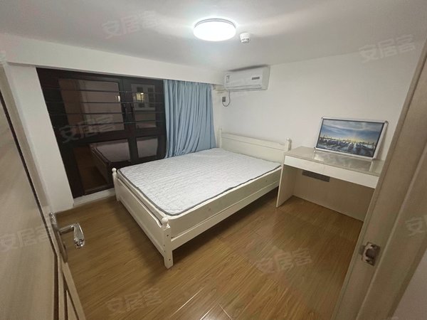深圳龙华清湖天玑公馆(商住楼)天玑公馆地铁口在对面,可以随时看的