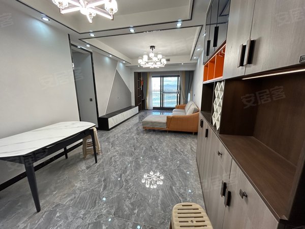 达州渠县东城半岛新区科华君悦湾君悦湾b区精装三房一卫出租,16000