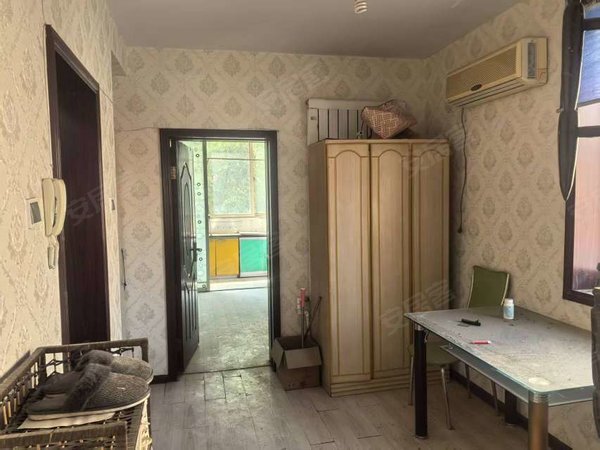 包头东河工业路矿机小区房源采光好，南北通透，业主诚意出出租房源真实图片