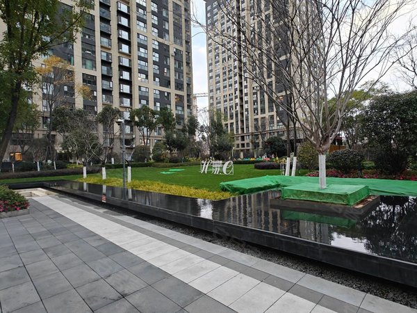 昆明盘龙江东花园俊发城郁金苑本人实拍 地铁口 俊发城 全新精装大4室