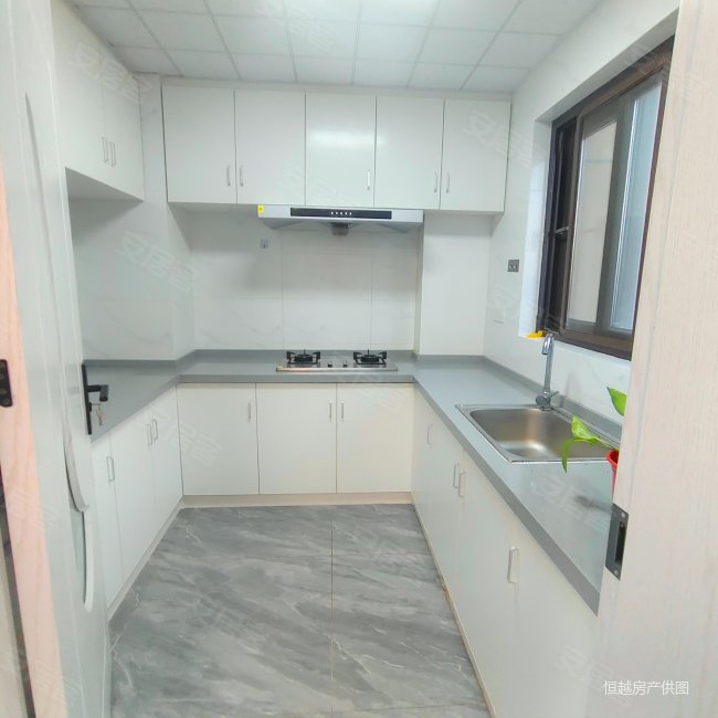 太湖颐景大三房 房东定好房子了 急售急售 家具家电齐全