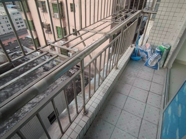 深圳龙华大浪福轩新村福轩新村民房原始大户型三房一厅,电梯高层,厨卫