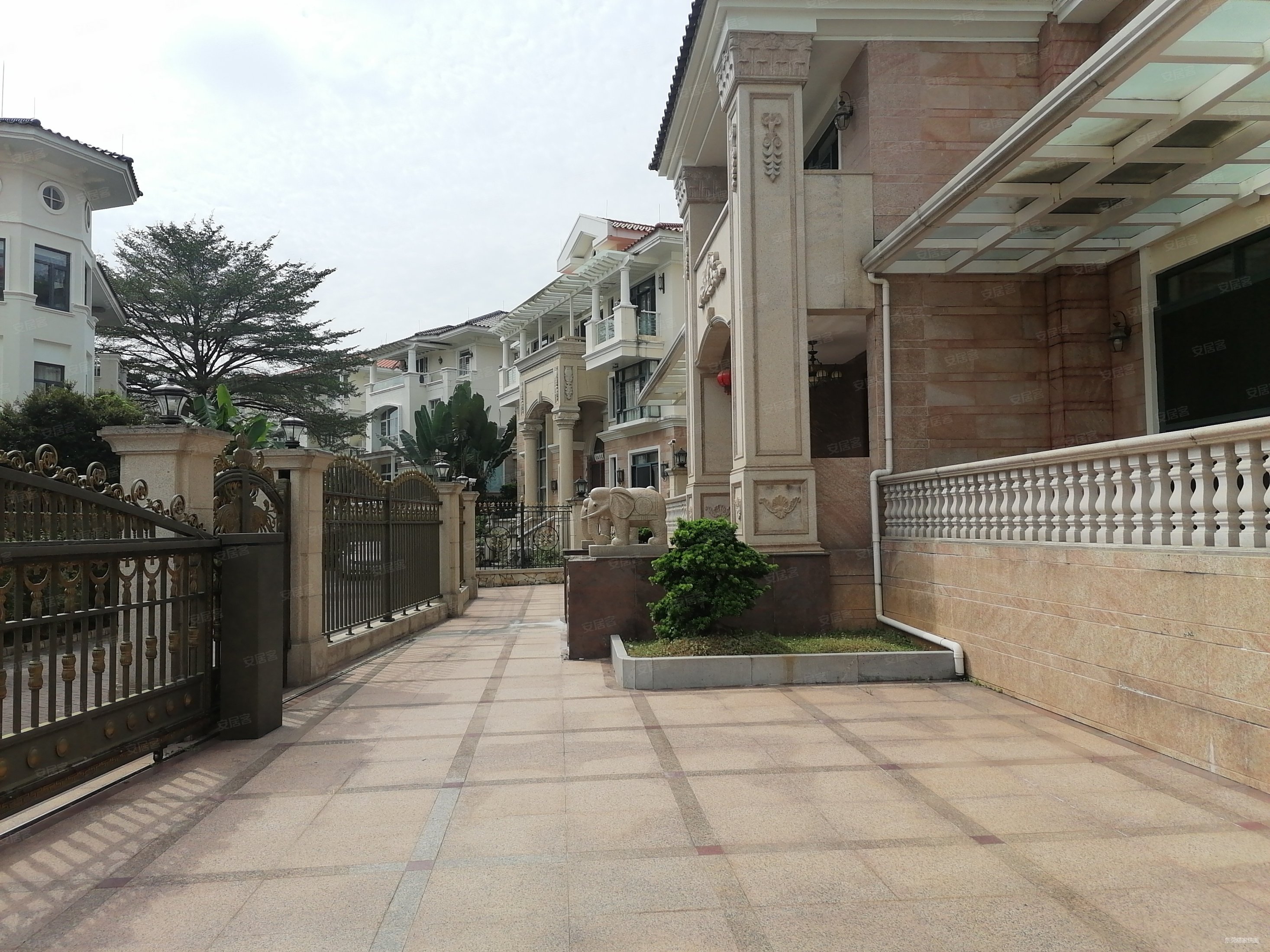 三正半山豪苑别墅小区绿化高商品住宅交通便利