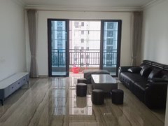 汕尾陆丰陆丰周边市政府附近碧桂园陆城壹号4房 家私家电齐全 拎包入住出租房源真实图片