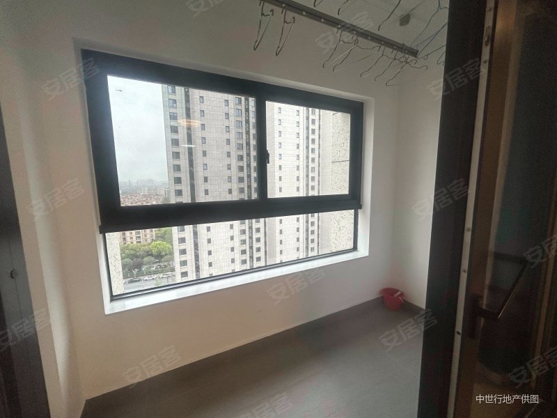 阳明花园三期,从未入住,景观楼层,二梯二户,中芯位置!