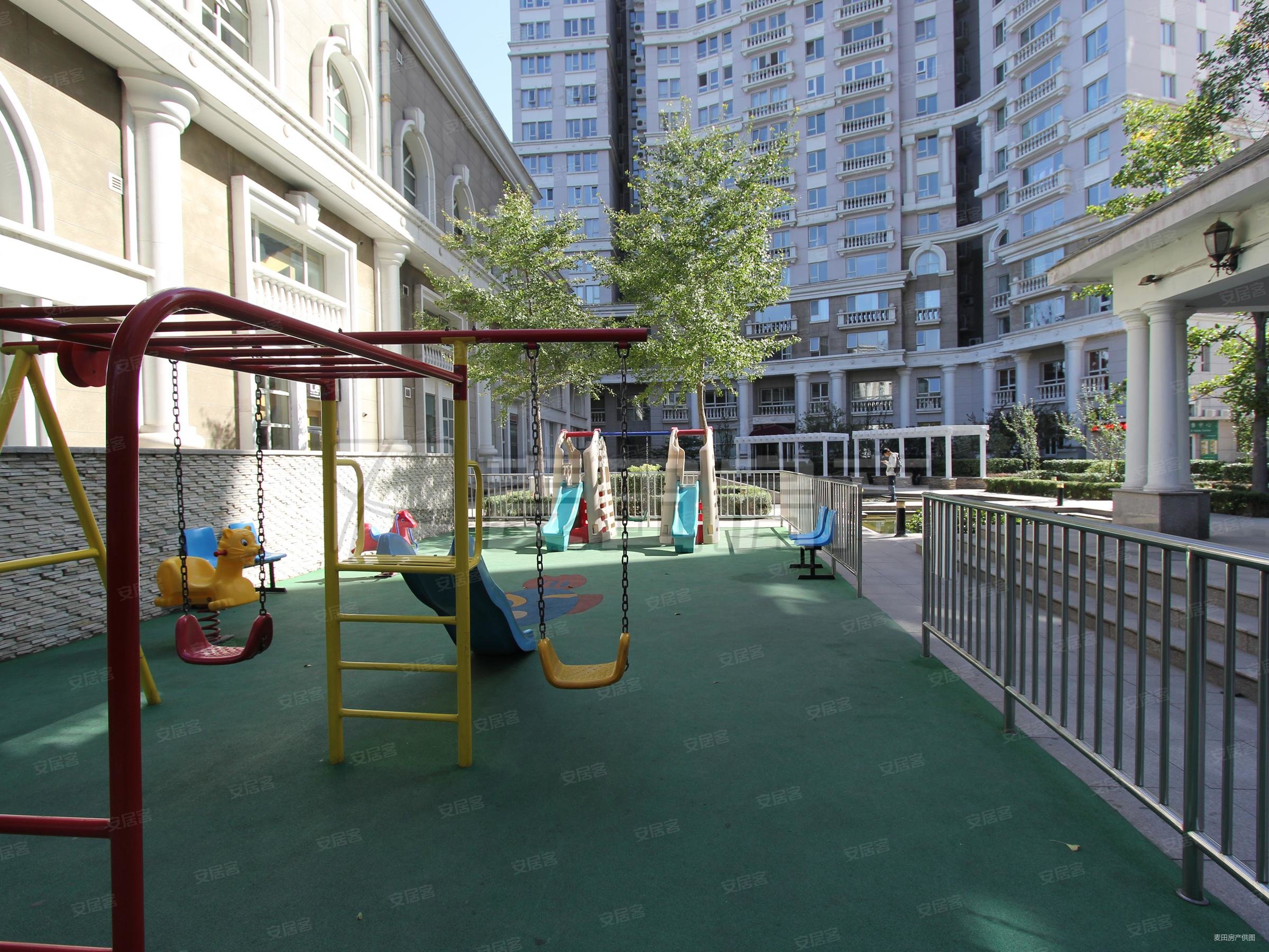 海润国际公寓4室2厅2卫243.21㎡东南1520万