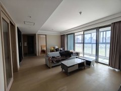 上海嘉定南翔云湖漫城 4室2厅2卫 9500.0元 精装修出租房源真实图片