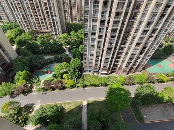 重庆万州江南新区江城一品(二期)长江之星商圈旁边精装2房,带全套家具