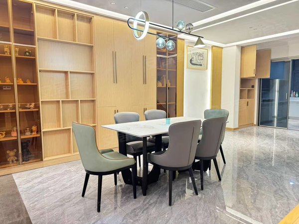 金华东阳东阳市中心海德公园(别墅)拍摄 直播 工作生活两不误 生活设备一应俱全 带院子 现代风出租房源真实图片