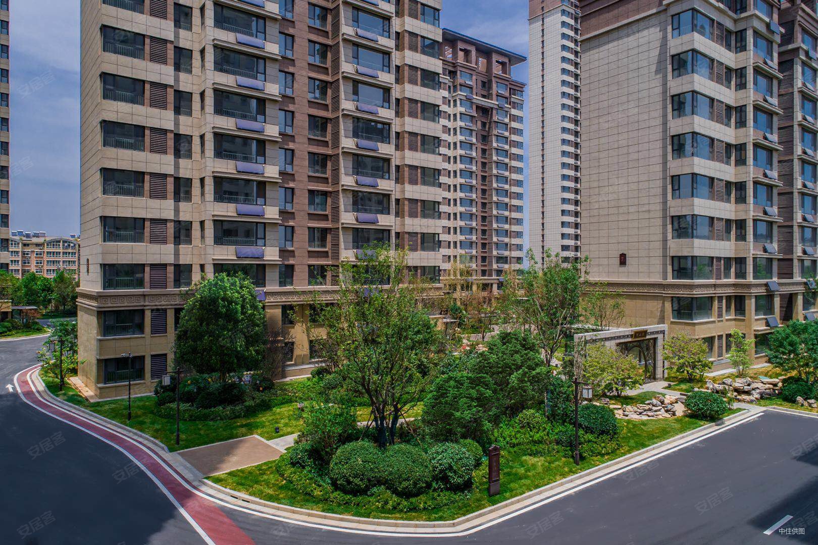 天鸿万象东方,精装现房,三室两厅两卫,紧邻地铁口,随时看房