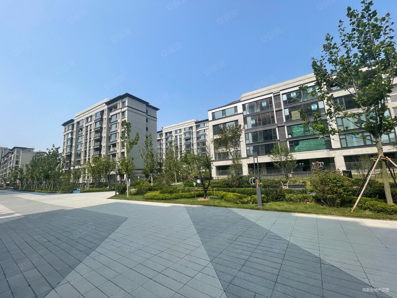 远洋保利悦和山海(商住楼)3室2厅3卫132㎡南北245万