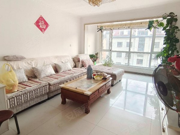 青岛胶州新城区御都花园a区出租,紧邻新城区,精装套三,家具家电齐全