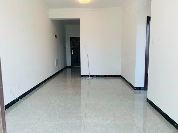 区 华夏四季泰瓃苑 精装两室两厅 空房子1600一个月出租房源真实图片