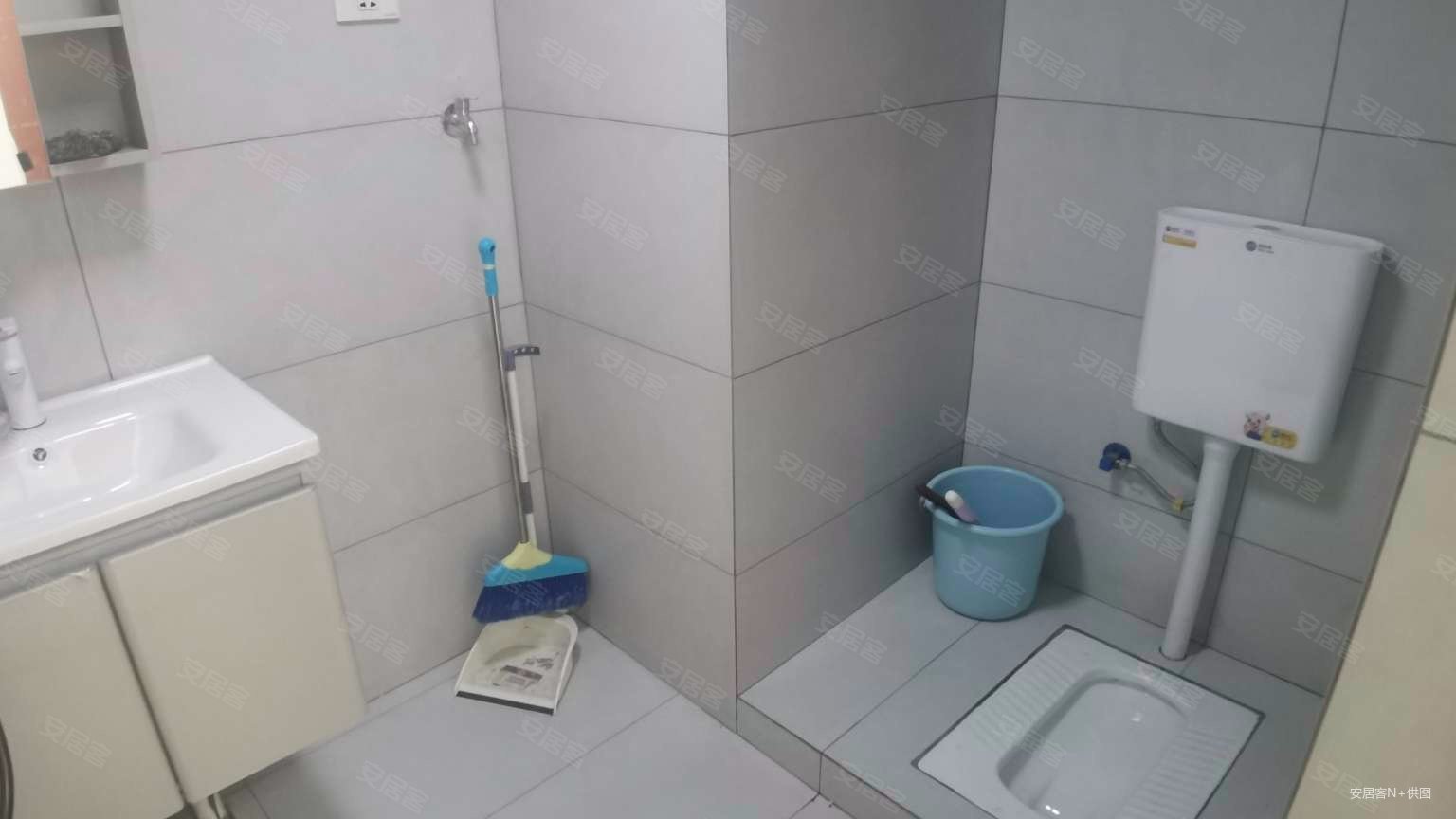 南国大家装(商住楼)2室2厅1卫60.8㎡南95万