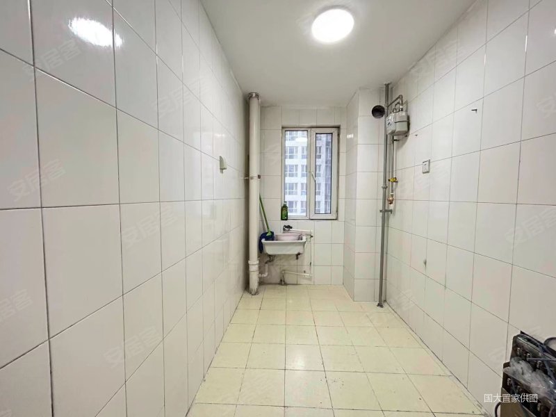 中华大街地铁口省人才万象城华域城3室二卫首付29w