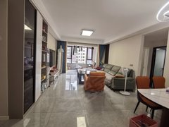 当阳长坂路当阳城区公园大观大4房2厅2卫，全新精装，随时看房2100出租房源真实图片