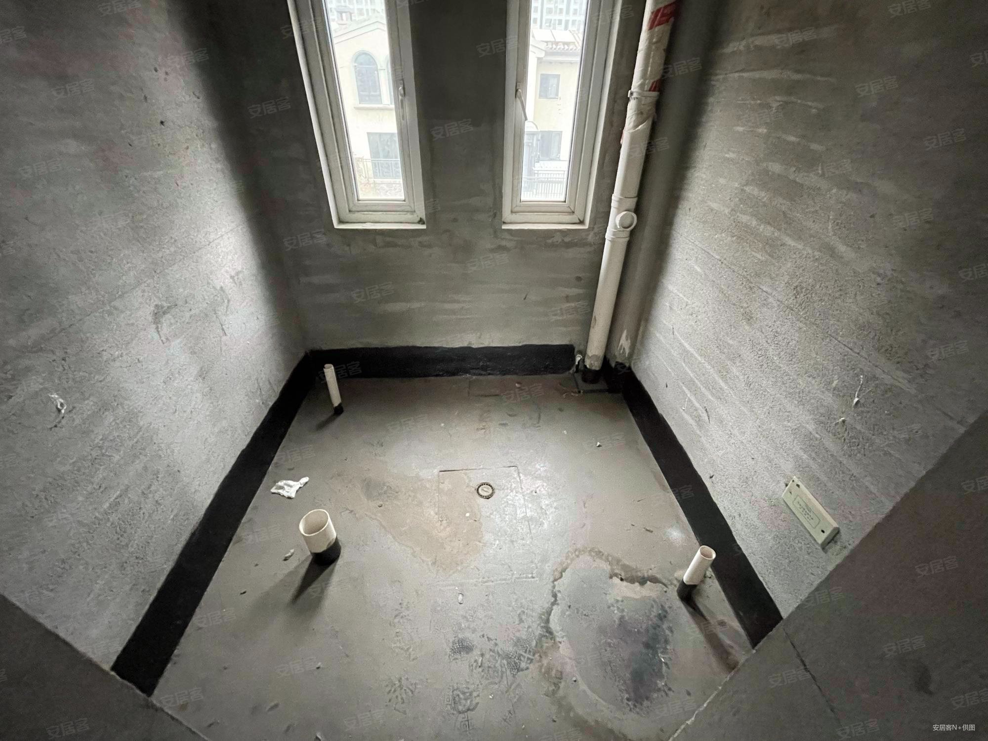 珑璟轩(别墅)4室2厅2卫100㎡南150万