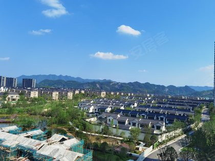 绿城桃源小镇品霞苑