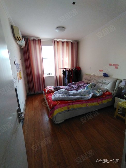 科技学院专家公寓兴安路3室2厅1卫1297平方米