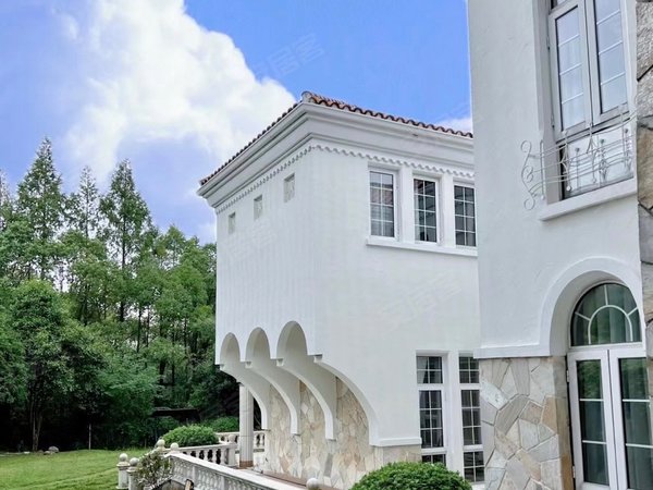 上海松江松江新城檀香花苑(别墅)檀香花苑独栋别墅出租 精装修 拎包