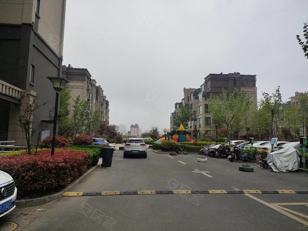 青岛黄岛隐珠银盛泰星海城二期星海城二期精装修套二!