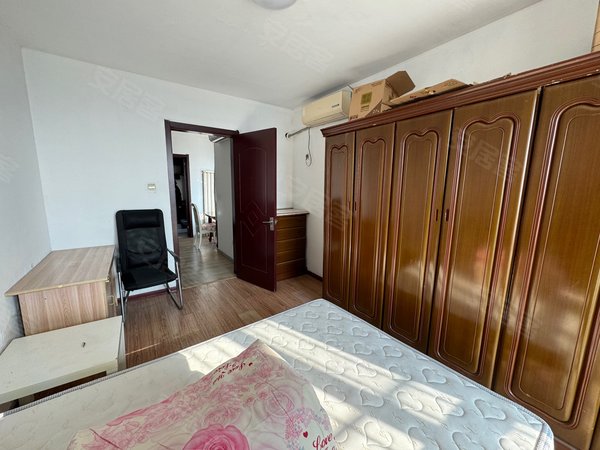 天津红桥西于庄街丽水苑近银泰正融精装近地铁带电梯大一室!