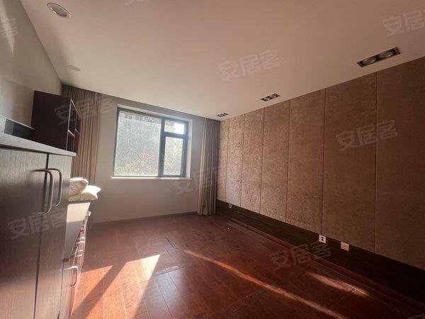 【多图】鲁商首府,燕儿岛路租房,鲁商首府 一楼复式 套三双卫 可办公