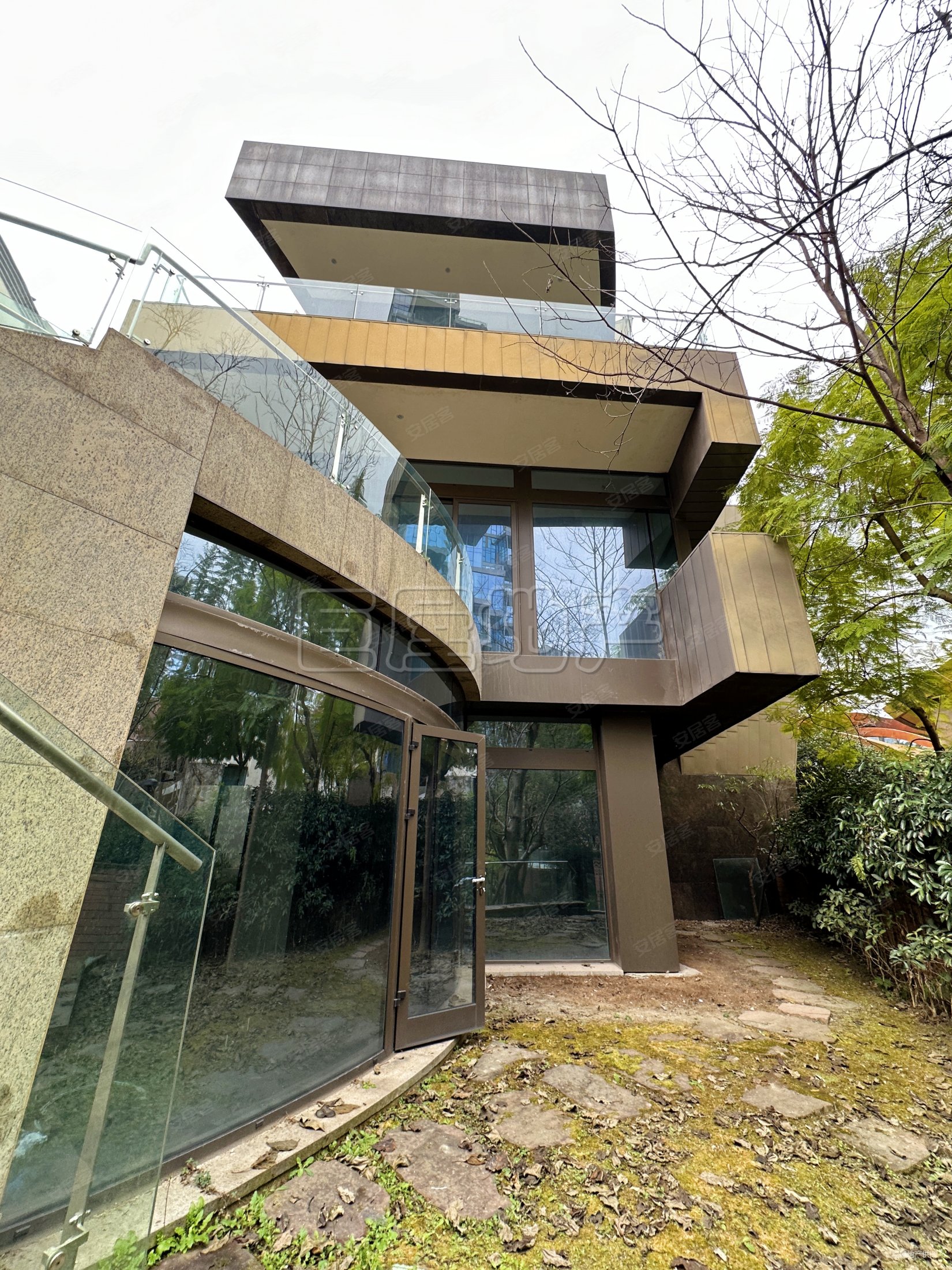 麓湖黑系黑蝶贝独栋别墅 带私家码头 位置私密安静,麓湖生态城黑蝶贝