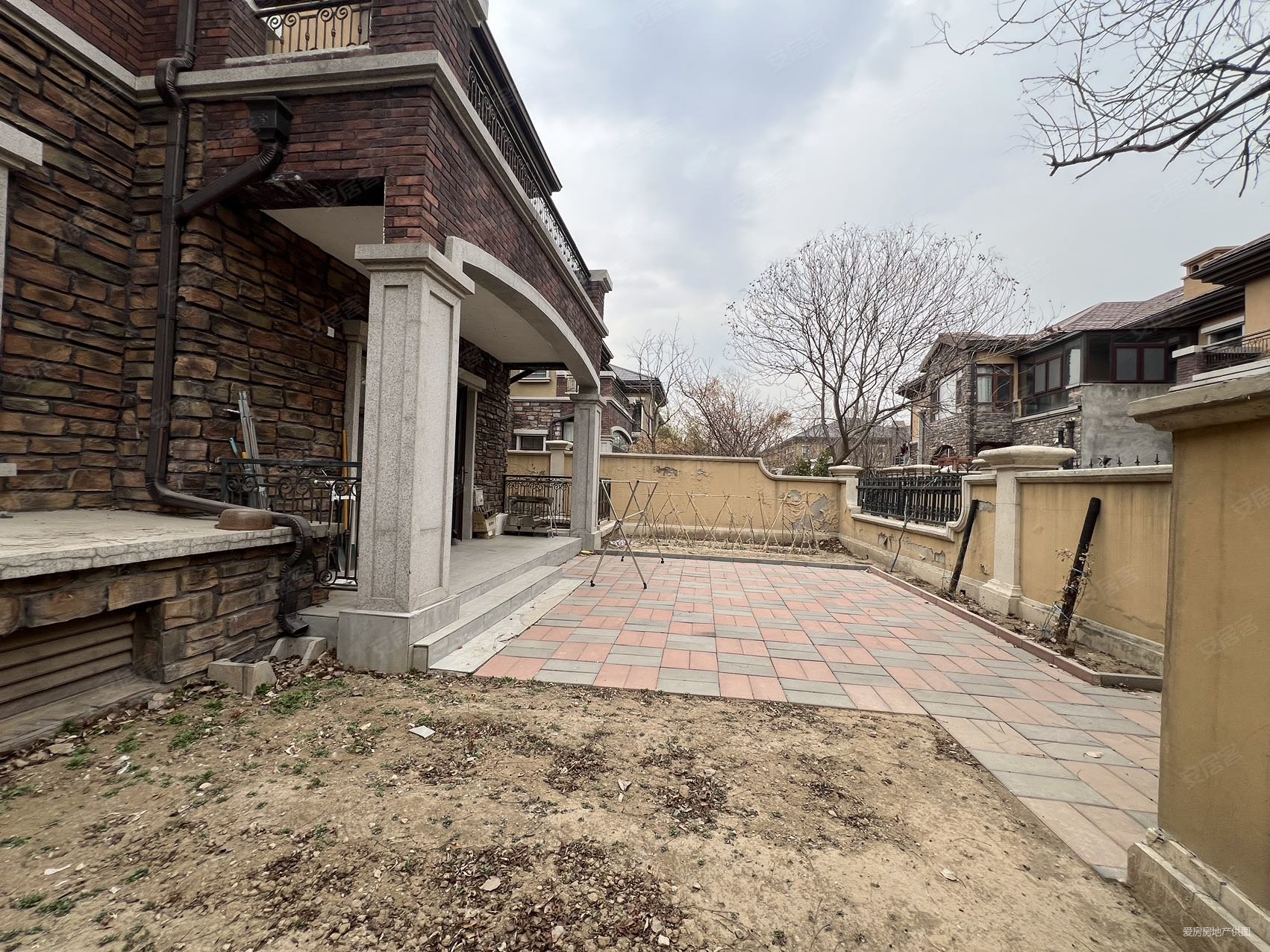 北辰红橡墅4室2厅5卫517.06㎡南北1800万