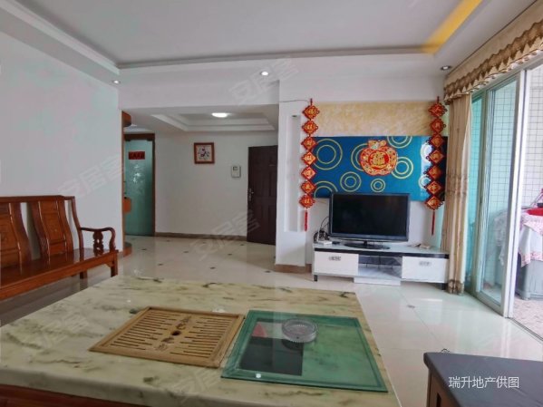 金晖家园 东城城区地段 总价48个 装修大三房 空间大 舒适