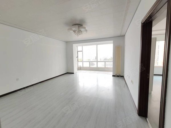 哈尔滨香坊文政文景花园文景花园工大家属楼,电梯房洋房,两室明厅120