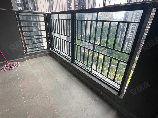 深圳布吉丹竹头里城玺樾山里城玺樾山 3室2厅2卫 电梯房 配套齐全 精