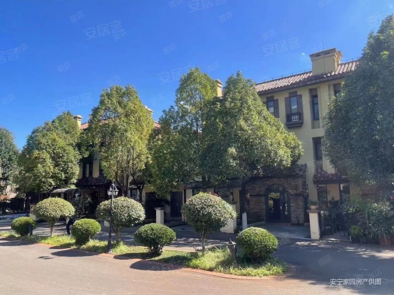 安宁温泉山谷端头房别墅精装修拎包入住使用面积有160平米