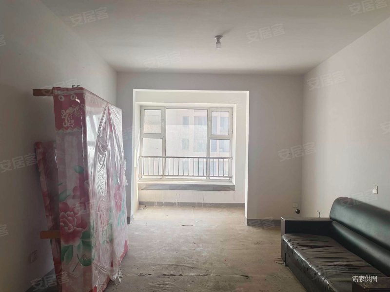 有电梯 小三房 南北通透 居住密度低 小区绿化高