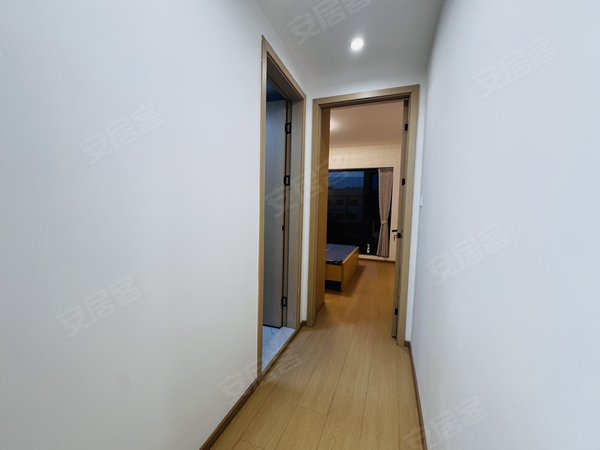 金华婺城湖海塘映湖华府金华罕见大平层6房超大客厅落地窗超大衣帽间全屋智能家居房源多出租房源真实图片