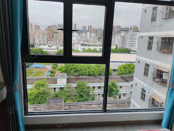 深圳龙岗坂田民营住宅区光雅园地铁,精装大单间,带阳台采光通透,全新