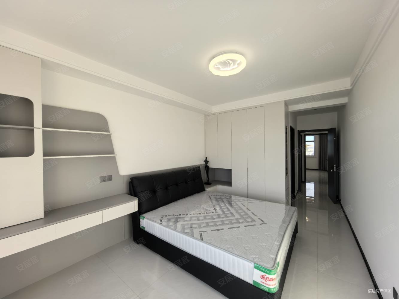 世纪嘉园3室2厅2卫141㎡南北93万