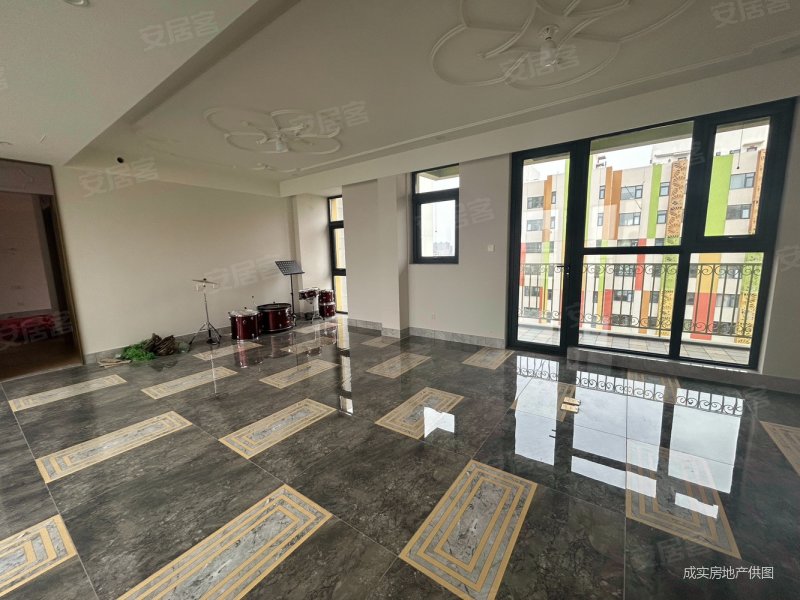 西美花盛 洋房   大宽厅落地窗带上跃 大平台