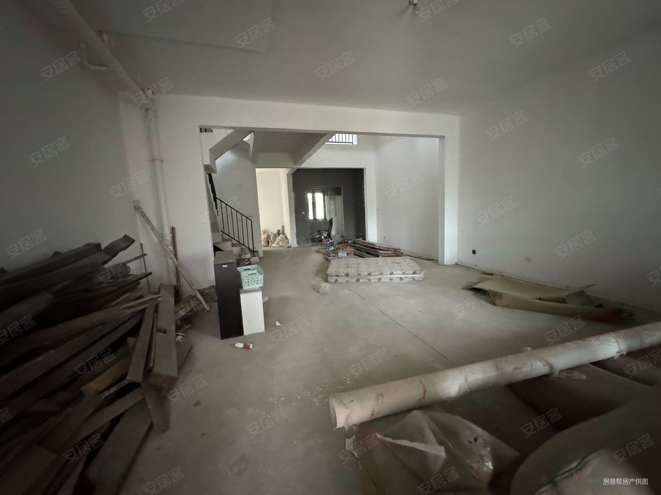 大运河孔雀城轩园七期(别墅)4室2厅4卫223㎡南北180万