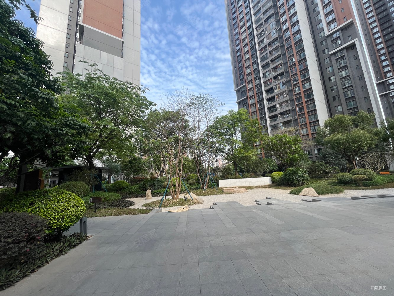 泷景花园业主出售精装4房采光无遮挡带车位出售价格可谈