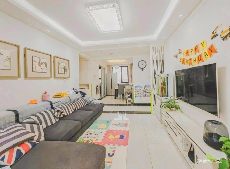 历城中海华山珑城自住装修客厅朝南落地窗