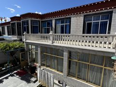 山南乃东安康时代广场卓吉嘉苑 4室2厅2卫 225平 精装修出租房源真实图片