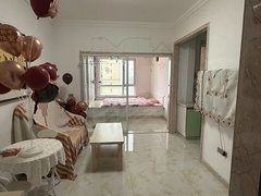 凤城凤凰大街凤城城区福像湾电梯一室一厅，临近艺校，家具家电齐全年租一万二含物业出租房源真实图片