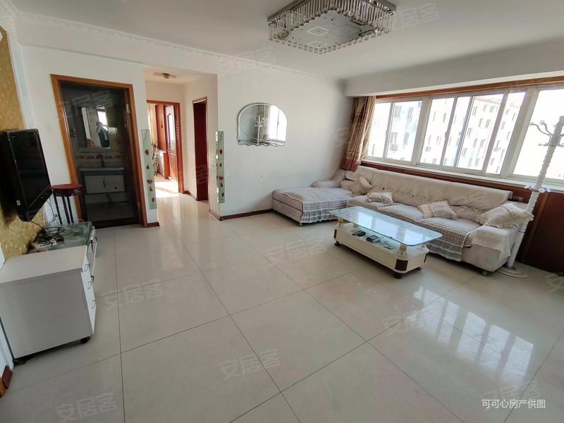 万泰花园三室打头房一梯两户公摊小祥和