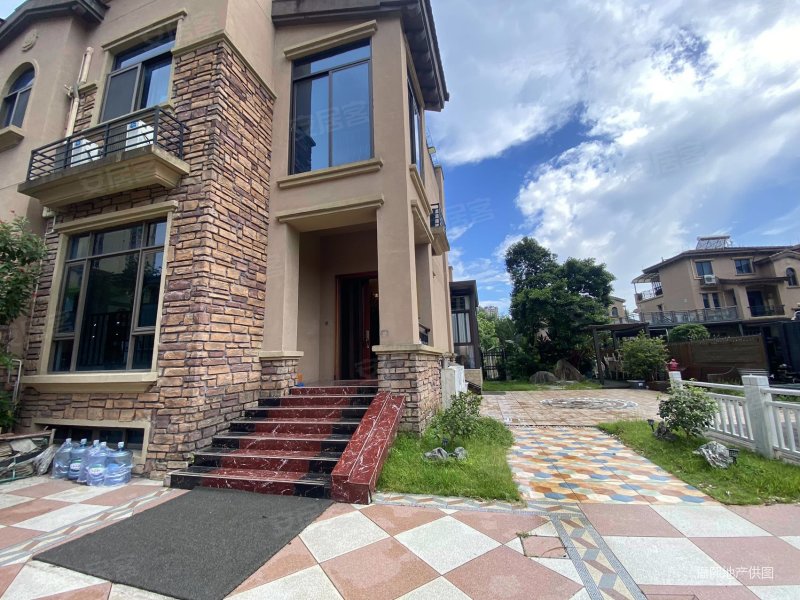 碧桂园天麓山(别墅)5室2厅4卫362㎡南北890万