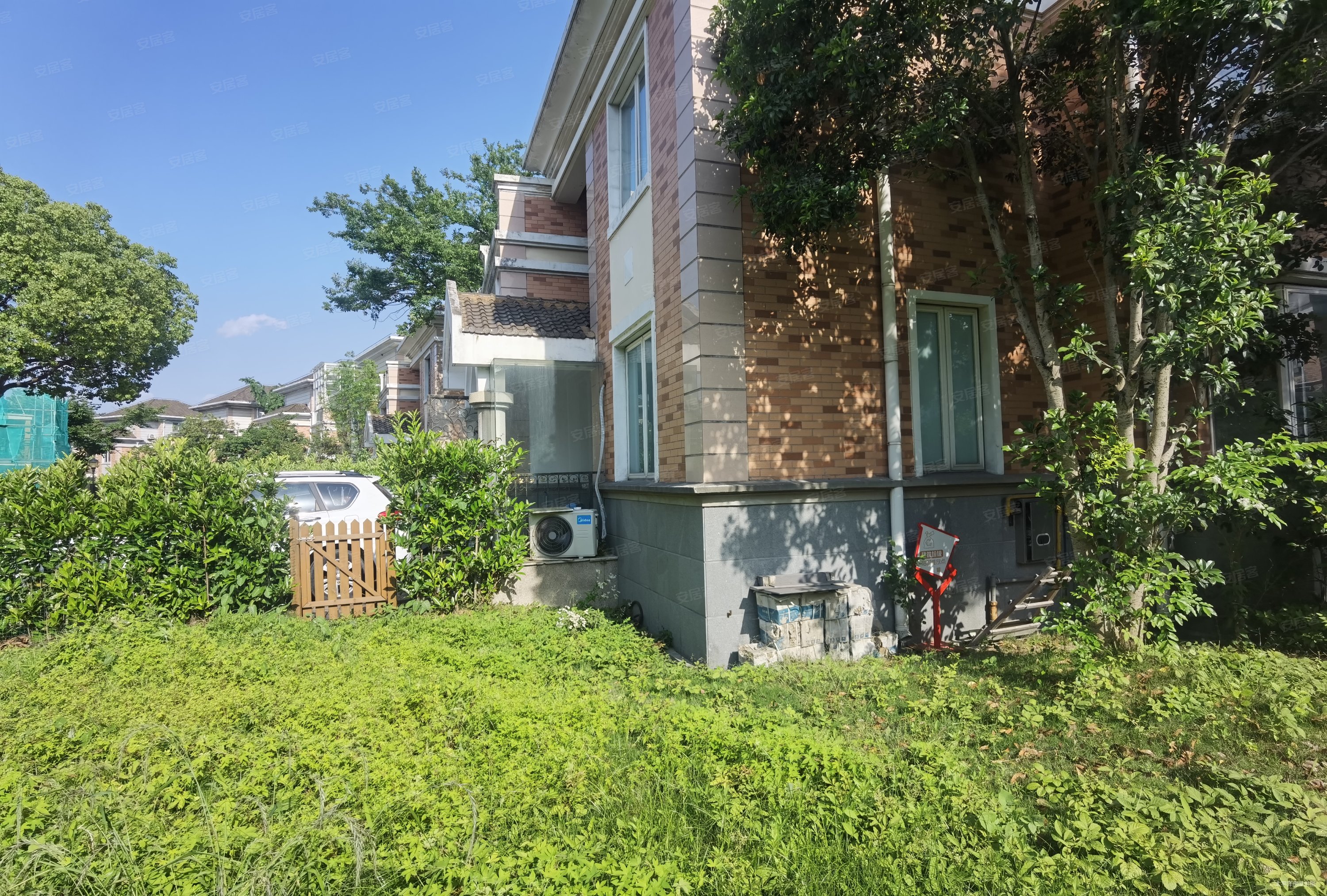 七宝 全幢别墅 正规商品房 近地铁 商业配套齐全 南北通透,欧香名邸