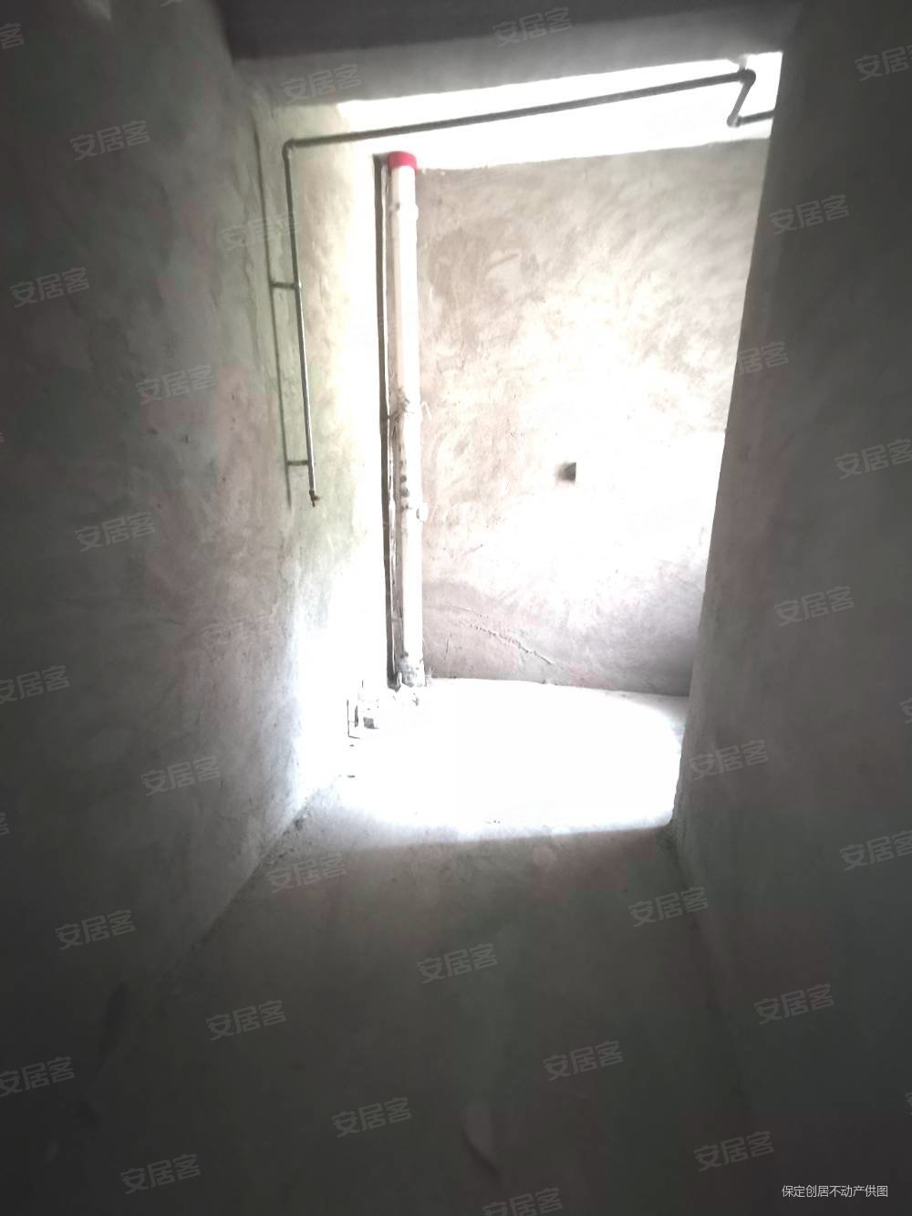 维多利亚上院2室2厅1卫84.39㎡南64万