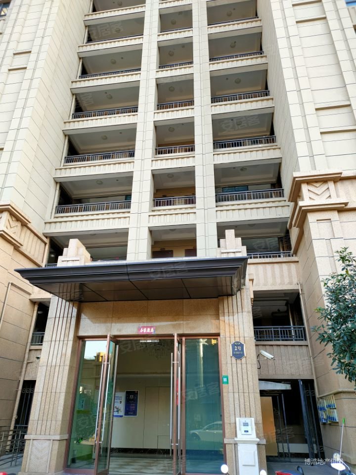 近地铁11站电梯大3房2卫价格好谈南北通透满5 少岁精装,大名城名郡