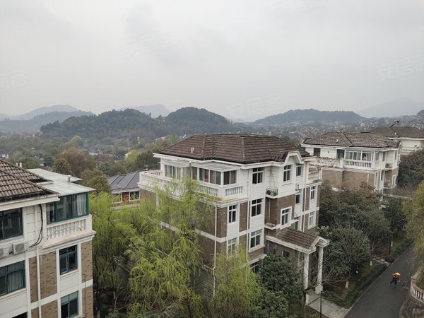 杭州富阳银湖颐景山庄(公寓住宅)颐景山庄自住精装叠排4室 首租 采光