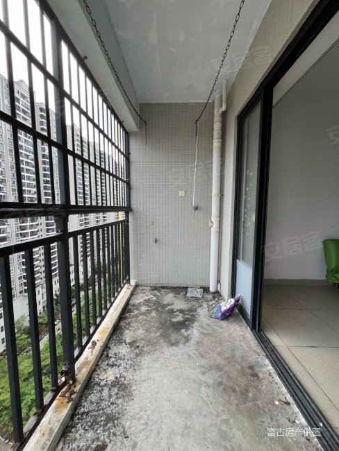 盛贤景都 精装可拎包入住105万 商品住宅 房龄新 有电梯